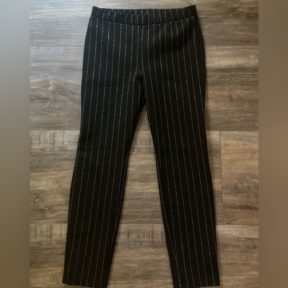 🚨SOLD🚨Girls black special occasion/dress pants with sparkly thread. Size 6/6x.